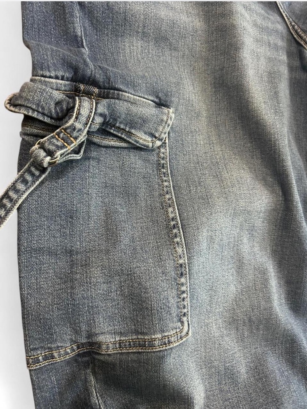 AE Women’s Wide Leg Cargo Jeans - Picture 6 of 6